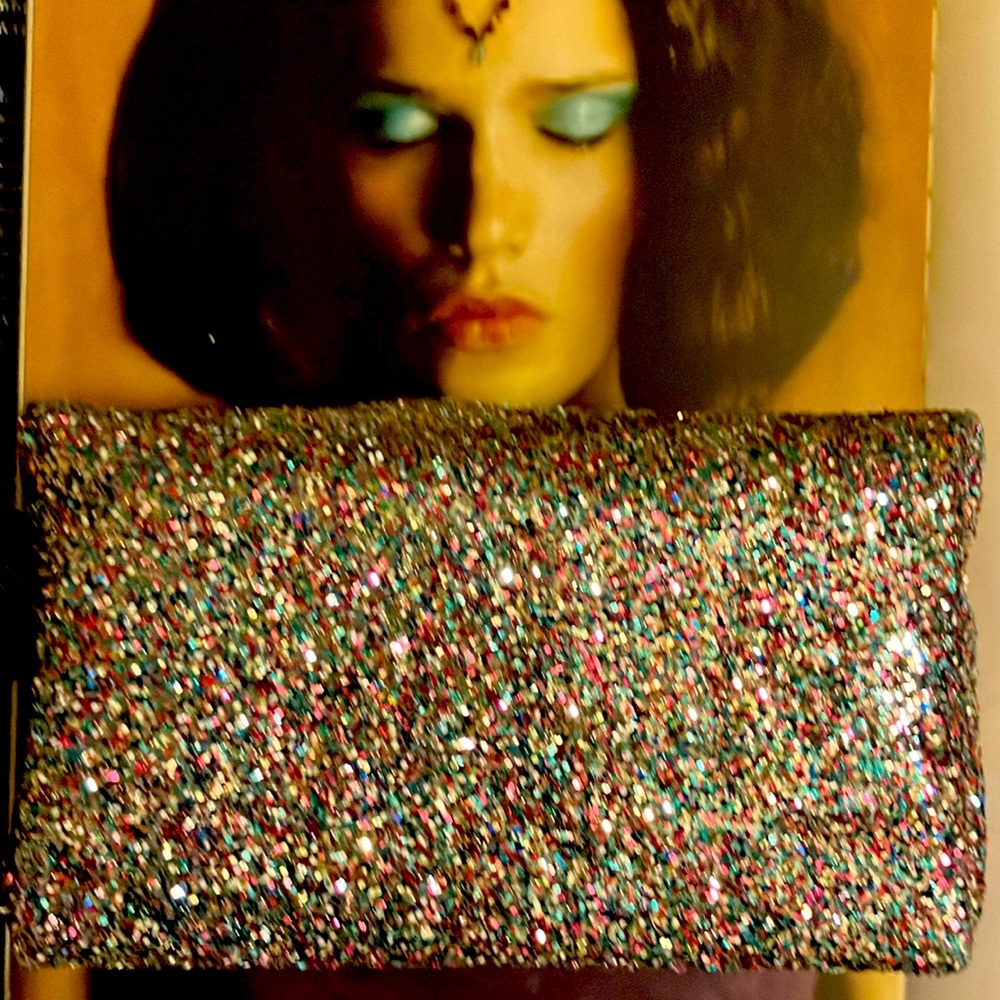 NWT cute glittered makeup 💄 bag.